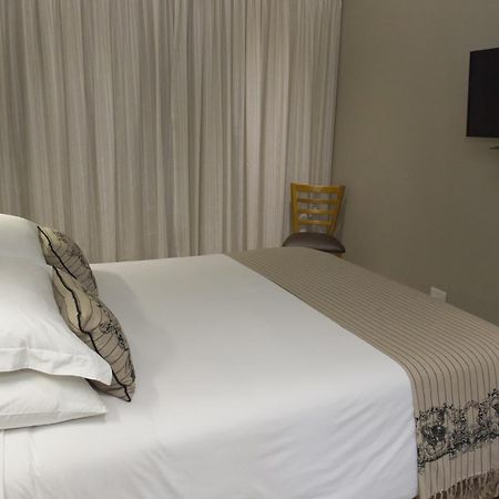 The Suburban Guest House Bloemfontein Quarto foto