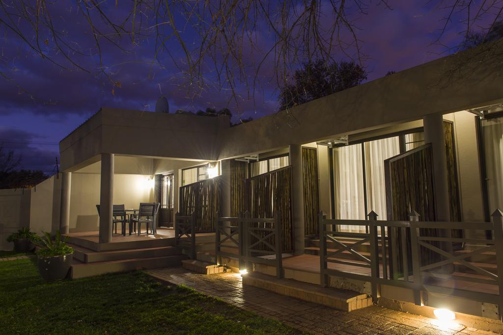 The Suburban Guest House Bloemfontein Exterior foto