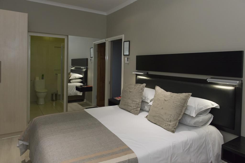 The Suburban Guest House Bloemfontein Quarto foto