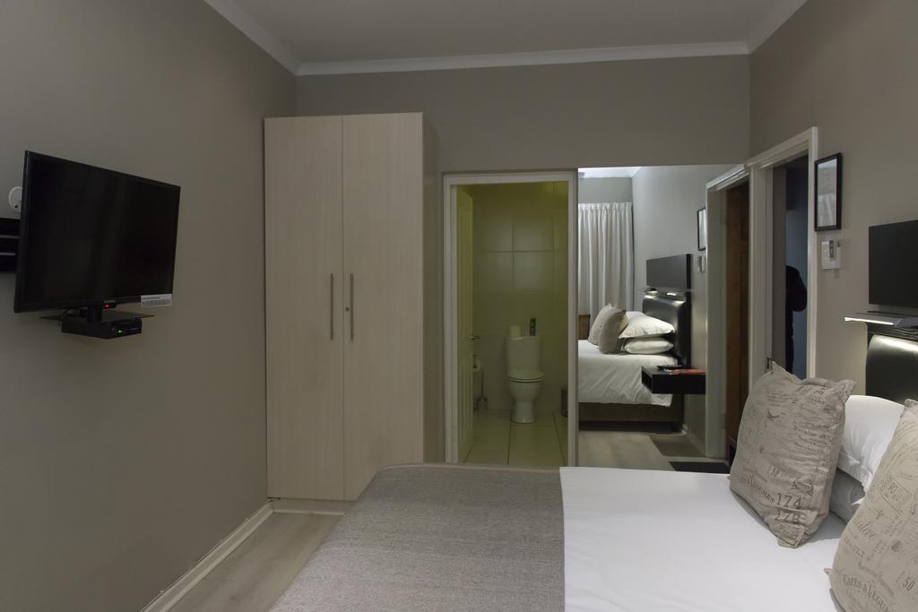 The Suburban Guest House Bloemfontein Quarto foto