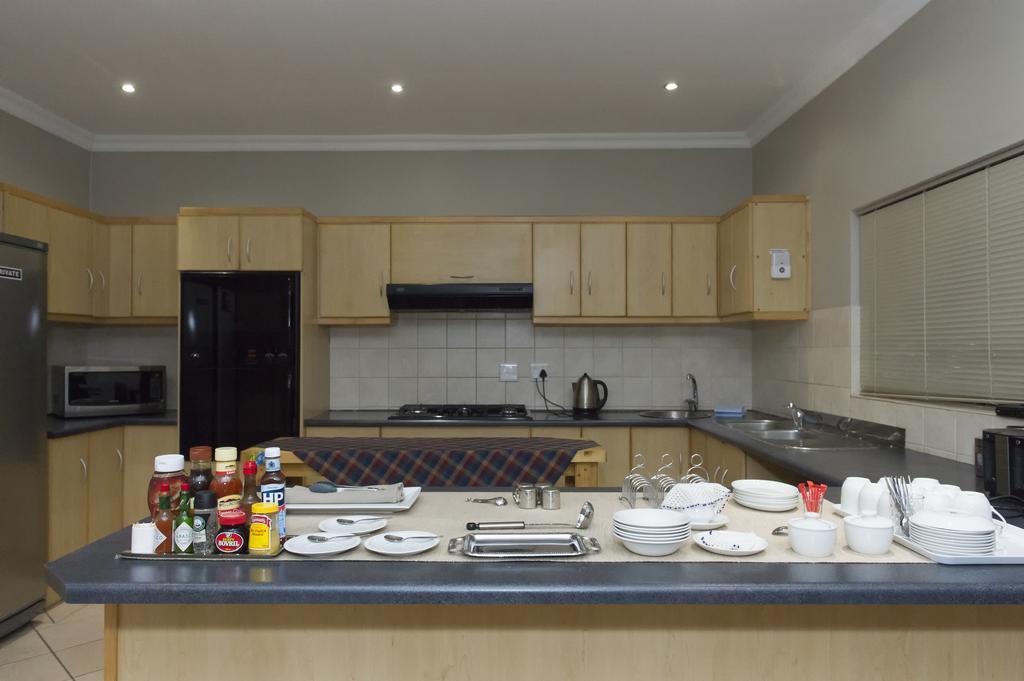 The Suburban Guest House Bloemfontein Exterior foto