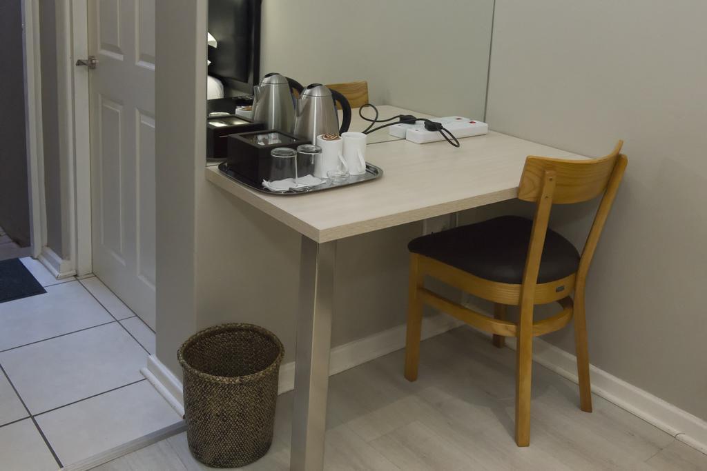 The Suburban Guest House Bloemfontein Quarto foto