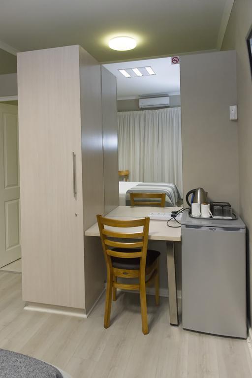 The Suburban Guest House Bloemfontein Quarto foto