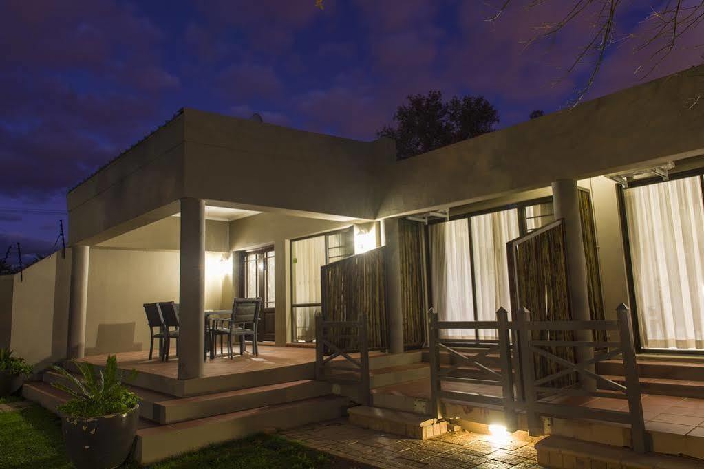 The Suburban Guest House Bloemfontein Exterior foto